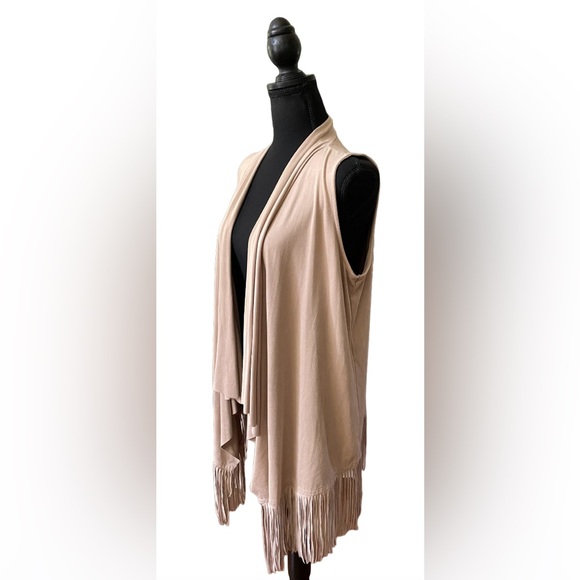 Pink Rose: Tan Vest with Fringed Trim - Picture 4 of 17